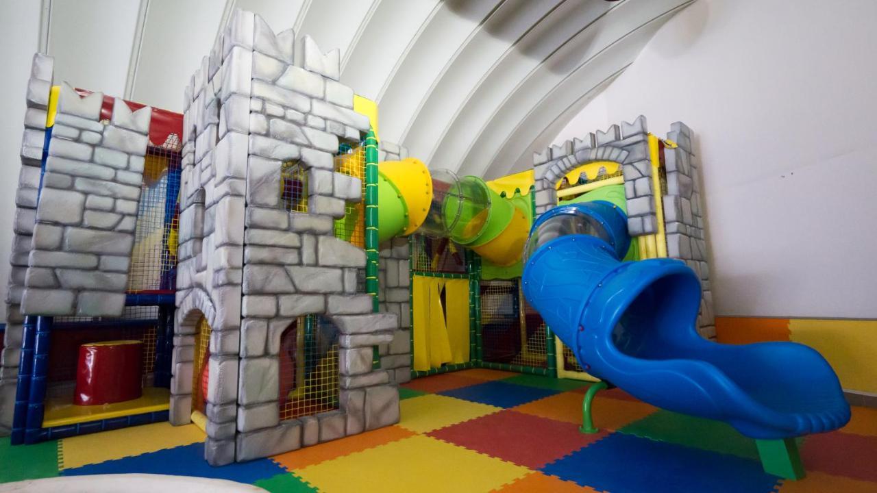 Family Hotel Schloss Rosenegg Fieberbrunn Kültér fotó